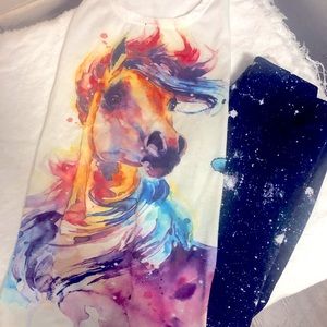 Stunning paint like horse t-shirt and leggings.